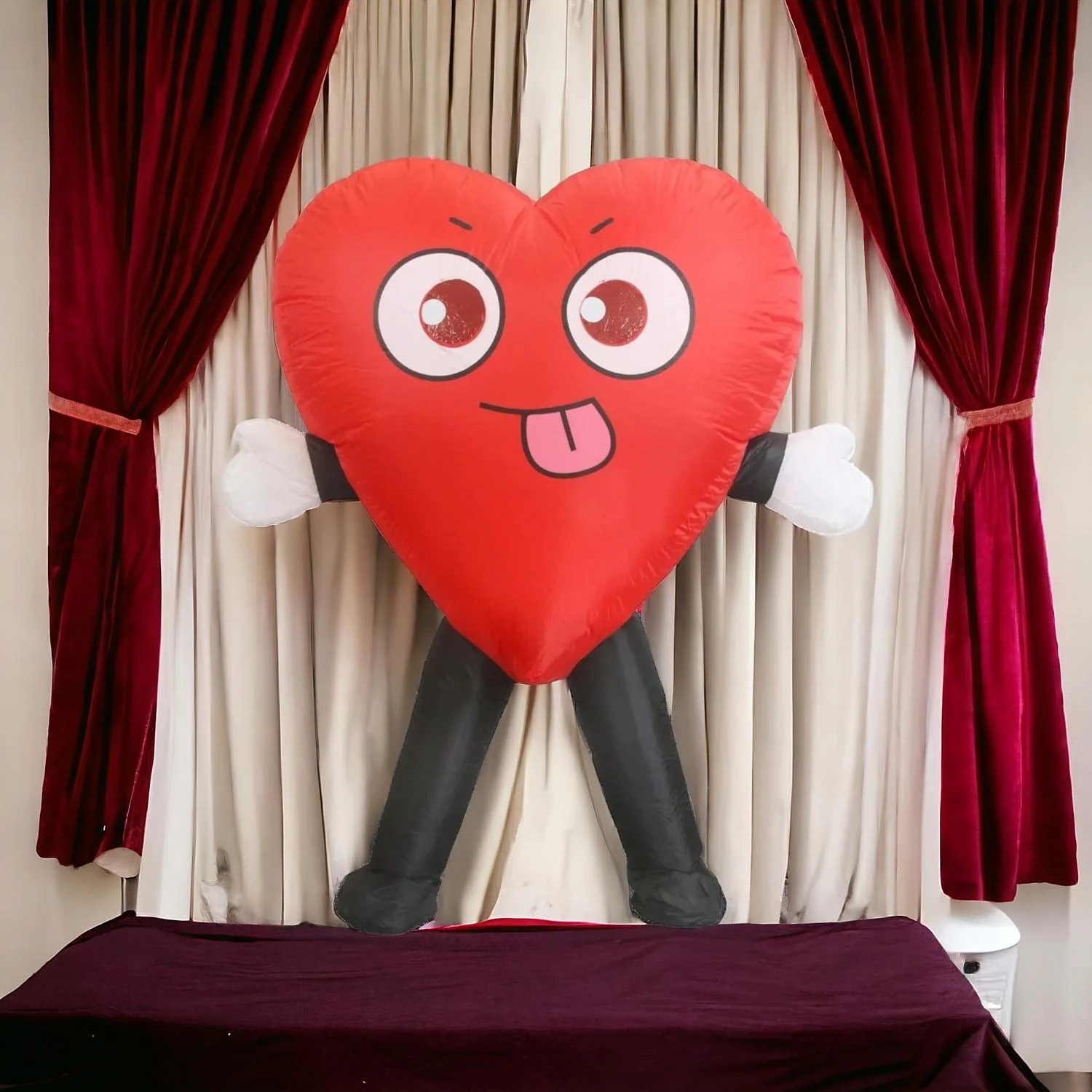 Botarga Inflable de Corazon Para San Valentin - Imagen 3
